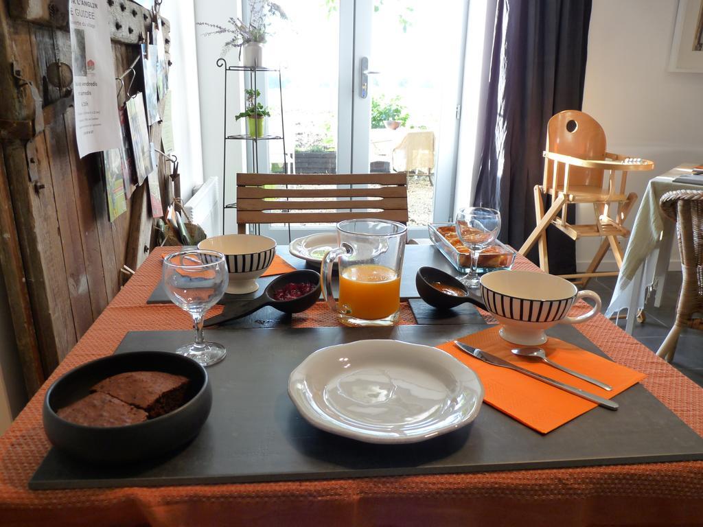 La Ligne Bed & Breakfast Angles-sur-lʼAnglin Exterior foto